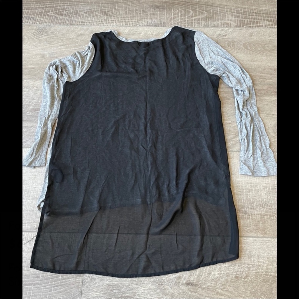 Forever 21 Long Sleeve Tee in Gray and Black Size Large - Picture 3 of 4